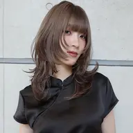 [カット+ケアブリーチダブルカラー+クイックトリートメント]レイヤー ぱつっとヘア ハイトーンカラー🪞