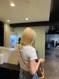 業界トップケアブリーチ使用🩵エフェクトブリーチ+ワンカラー+顔まわりカット