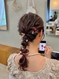【💐結婚式のお呼ばれにオススメ💐】フラワーヘアアレンジ💌🫧ご希望のアレンジ持ち込み可能‼️ 『土日祝+1100』