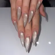 🤍長さだし10本+ワンカラーorラメグラ🤍オフの有無不問