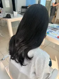 🍧夏休み明け学生さん向け暗染め🐈⬛🎀色持ち重視暗染めカラー➕トリートメント付き!4400円🌟口コミ必須🌟