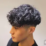 【メンズヘアの最先端】【メンズパーマ】カット+スペインカール¥13200