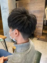 日頃の疲れを美容院でリフレッシュプラン　　　　カット＋ヘッドスパ（30分）＋炭酸シャンプーのプランになります。