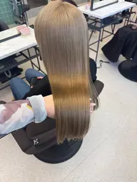 《限定クーポン!》ケアブリーチ+カラー+トリートメント🎀.⋆𝜗𝜚