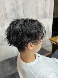 《💈メンズカット+波巻きパーマ -¥14700-💈》🫧動きのある波巻きパーマで、簡単スタイリングの束感ヘア🫧