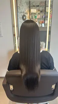 🌟これからの季節に🌟☔️湿気対策☔️🌀コスメ縮毛矯正+髪質改善トリートメント🌀