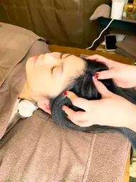 【冷え改善★指先から始める温活エステ】ハンドマッサージ＆ドライヘッドスパ　30分