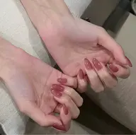 【Hand】うる艶ワンカラー★ ¥ 1980 丁寧なケアで爪をぷっくりと仕上げるのが当店の自慢