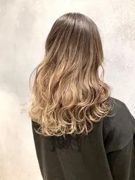 👩🏼カット+グラデーション(半頭ブリーチ1回)👩🏼