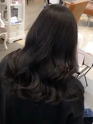 伸ばし中の方へ💙メンテナンスカット+全体艶カラー+1TR アイロン仕上げ※再来8000円 胸下~+¥1100