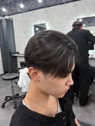 センターパートカット×トリートメント