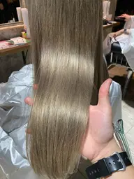 目指せハイトーン！ブリーチオンカラー＋内部補修トリートメント✨