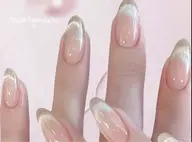 [研修ネイリスト] 【美しい輝きを放つ】季節を問わず人気のマグネットフレンチネイル 2500円