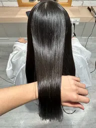 ⭐️カット✂️+極ツヤ縮毛矯正🌟+トリートメント