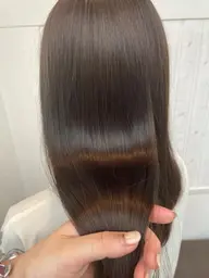 ☔️湿気撃退メニュー☔️全体カット＋前髪顔周りコスメストレート＋ダメージケア超音波トリートメント💙