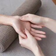むくみすっきり ✨️保湿ハンドケアマッサージ✨️血行よくネイルがさらに綺麗に見える手に💅
