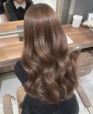 韓国風巻き髪🎀カラー+うる艶トリートメント✨️