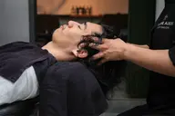 【頭皮の汚れ除去🫧】【力強いマッサージ得意🔥】ヘッドスパ(シャンプー込み)