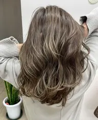 💜大人気クーポン💜ハイライト+全体カラー