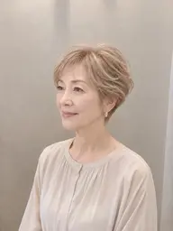 超ダメージレスブリーチ💛エフェクトブリーチ使用😍脱白髪染め🌈ハイトーングレイカラー⭐️ハイライトカラー