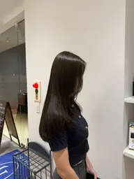 カット+サラツヤトリートメント✨ ロングの方はレイヤー入れさせていただける方✔️
