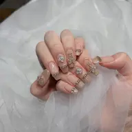 🎀ご新規様限定特別価格🎀自爪Design D(10本アート、パーツつけ放題)オフなし❌