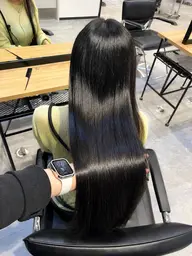 縮毛矯🧚🏽‍♀️✨艶サラストレートに🤍癖毛、まとまり気になる方にオススメです🧏🏼‍♀️
