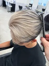 【メンズもハイトーン‼️周りと差をつけたい方‼️】メンズ全頭ブリーチ+透明感カラー