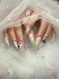 《HAND》トレンド🫧クリアデザインネイル(長さだし10本付き)♡他店様オフ無料