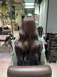 ✨ヘアカラー+トリートメント付き✨［水曜日・土曜日］