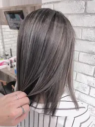 【海外セレブ風☆】ケアブリーチ使用❤️ハイライトorグラデーションorインナーカラー＋カット＋Aujua TR