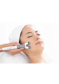大人気/即実感🫧【たるみ、シミ、シワが気になる方】頭皮ケア×電気の力で肌の奥をケア⚡️ハリ、弾力、透明感🆙な肌へ