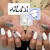 【オフ無し】持ち込み可能5本アート🖤⛓パーツ載せ放題💫