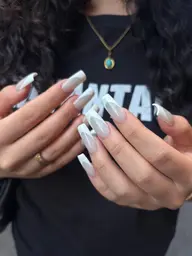 【オフあり】フレンチネイル
