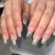 シンプルorラメグラ💅🏻🌈(オフ/ケア込み)