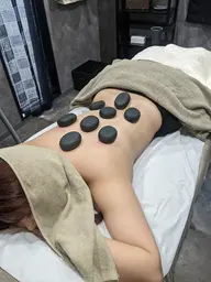 🔥必見！エアコン冷えを…サ活効果!!で整える✨冷え症必見!!ホットストーン+リンパマッサージ(40分)【上or下半身】