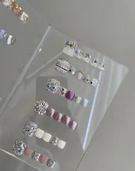 【豪華フットメニュー】ストーン放題 ¥12800→¥10800好きな色2色まで、ストーンやり放題(ソフトオフ込み)