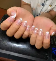 【自爪】 フレンチネイル