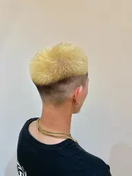 ⛓️金髪オシャレ坊主⛓️ハイトーン坊主にしたい人必見🕶全頭ブリーチ＋全体カット（バリカン）✂️mm数相談🉑