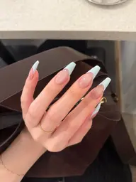オフ有り+フレンチネイル