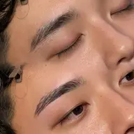 骨格似合わせ眉毛スタイリング