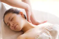 当日限定!!しっとり極潤フェイシャル(リフトアップ込み!)&アロマデコルテマッサージ