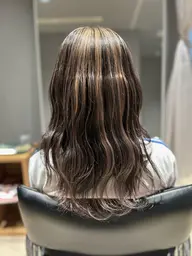 【ローライトカラー】ハイライトで全体明るくなりすぎてしまった方🤩🧡ローライトで逆に動きを出せます👯♀️💖