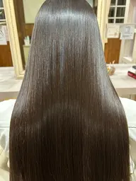 【10月〜12月年末前特別価格!乾かすだけでアイロン仕上げの髪に✨】メンテナンスカット+艶髪ストレート