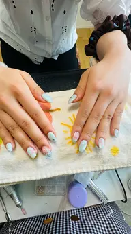 「キャッツアイを3本、3Dのお花と蝶々はグラデーションカラーでお願いします。」 💅🏻✨