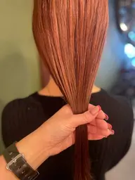 🔶【 潤いツヤをキープ❤️🔥 】カラー➕デザインカット➕酸熱トリートメント(ヘッドマッサージ付💆♀️)