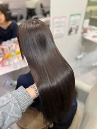 【美髪を叶える/クセ解消🫧】カット+コスメストレート矯正