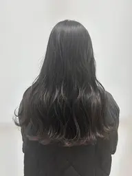 お出かけ前にコテ巻き🎀🤍🤍