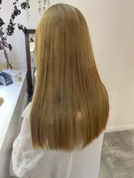 【トリートメント付き❤️】全体ブリーチ🌈➕オンカラー➕高濃度💎CMCトリートメント付き