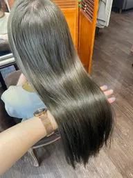 【トリートメント付き🌙】小顔カット+Premium艶髪ストレート+3stepトリートメント